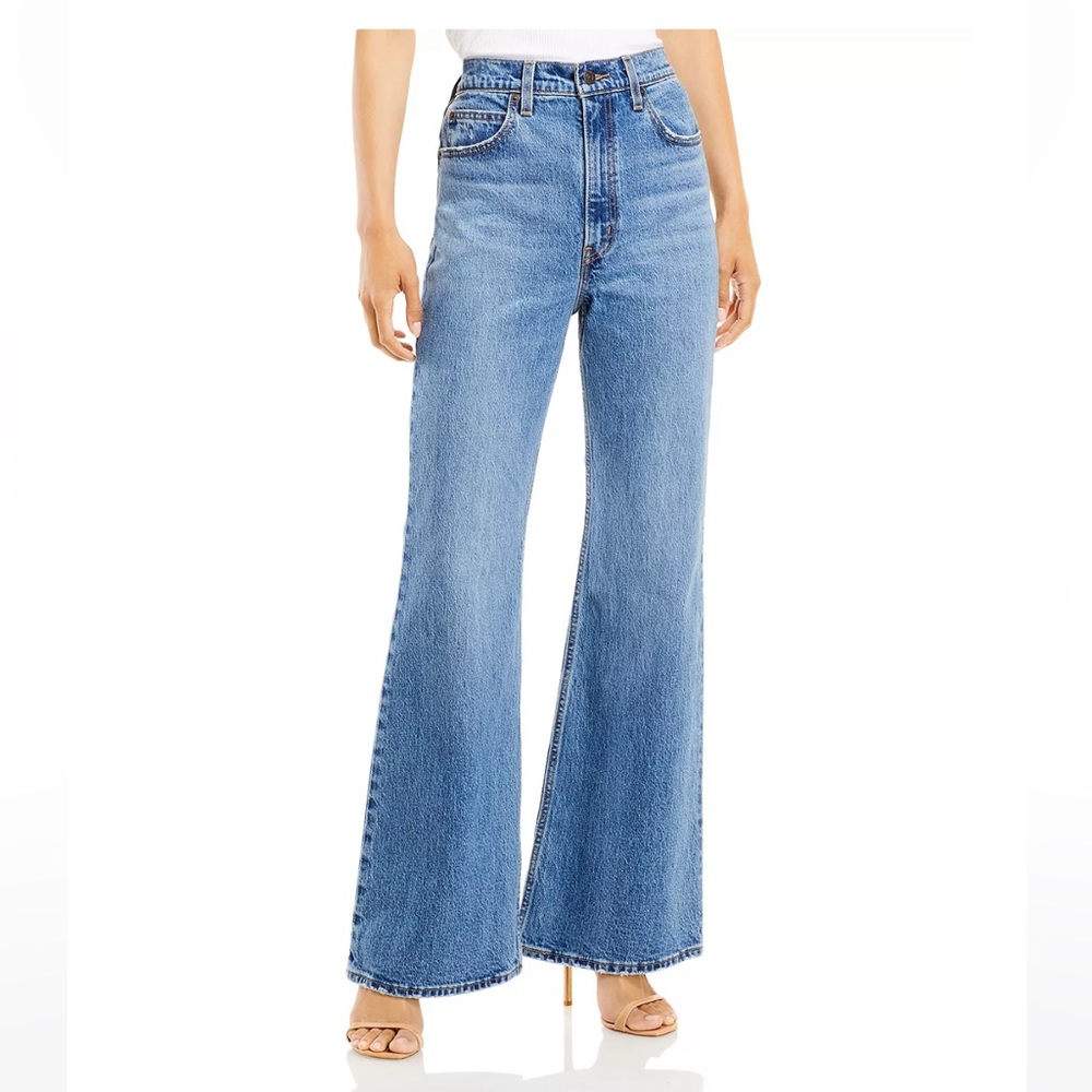 Levis 70s high rise flare jean in “sonoma walks” wash size 28